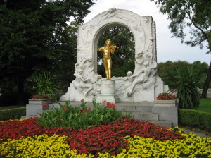 ウイーン市立公園　ヨハンシュトラウス像⑥